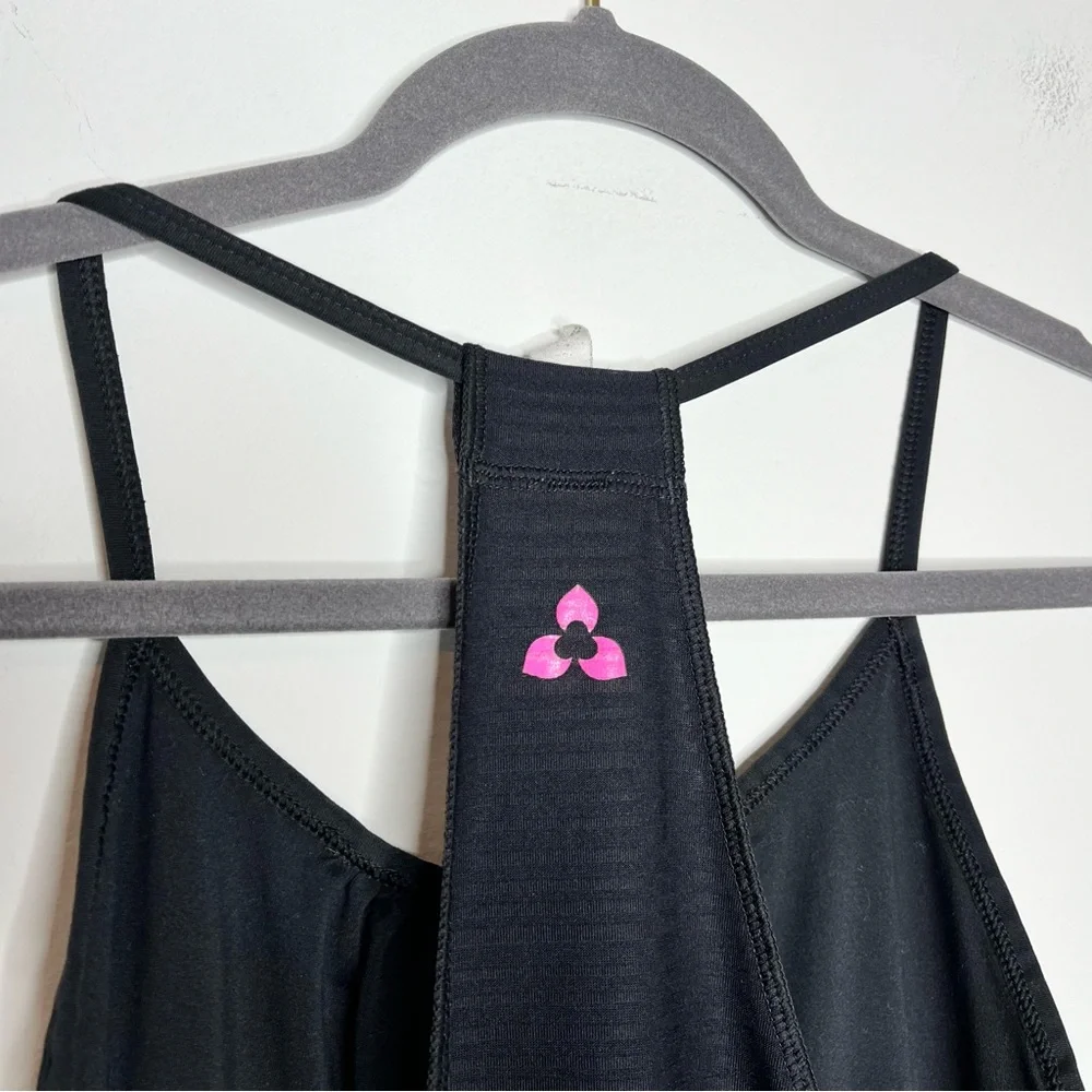 Reebok Size Medium Black Fitted Sleeveless Racerback Workout Tank Top - Picture 5 of 7